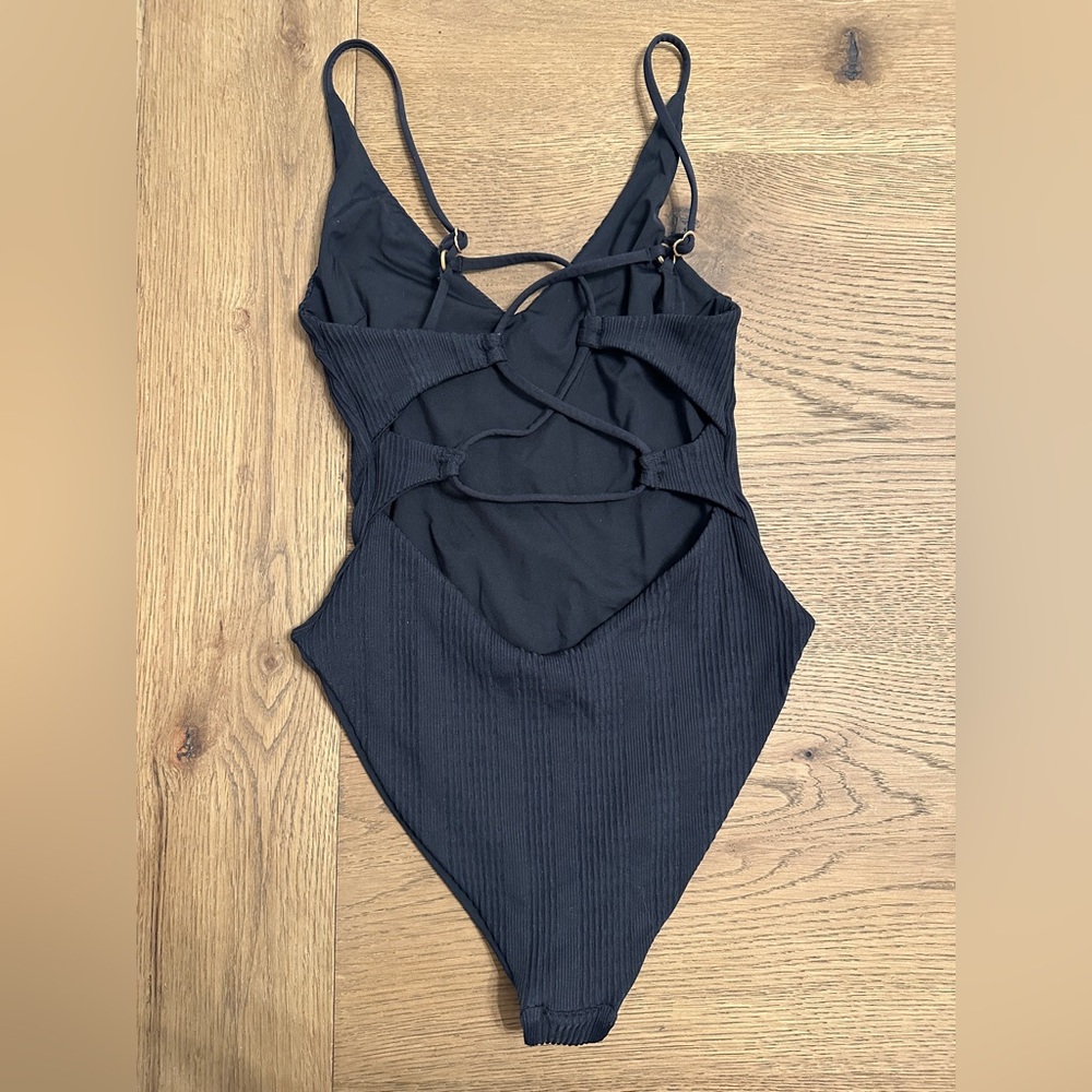 Vitamin A Swim Black Strappy Gianna One Piece Swimsuit size 6 - Picture 9 of 9